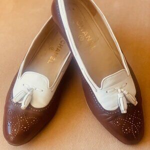 **VINTAGE CHANEL** 1990 Women's Tasseled Spectator Loafer 9.5